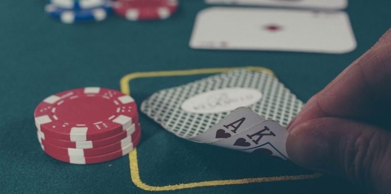 Meja Baccarat live di oke4d login dengan dealer profesional